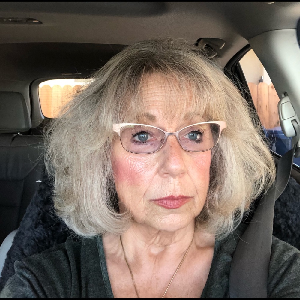 Meet your Posher, Deborah